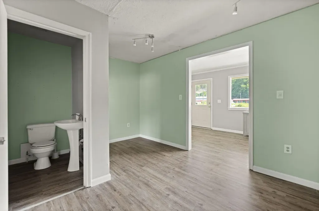 5649 Main Street Clay City KY 40312