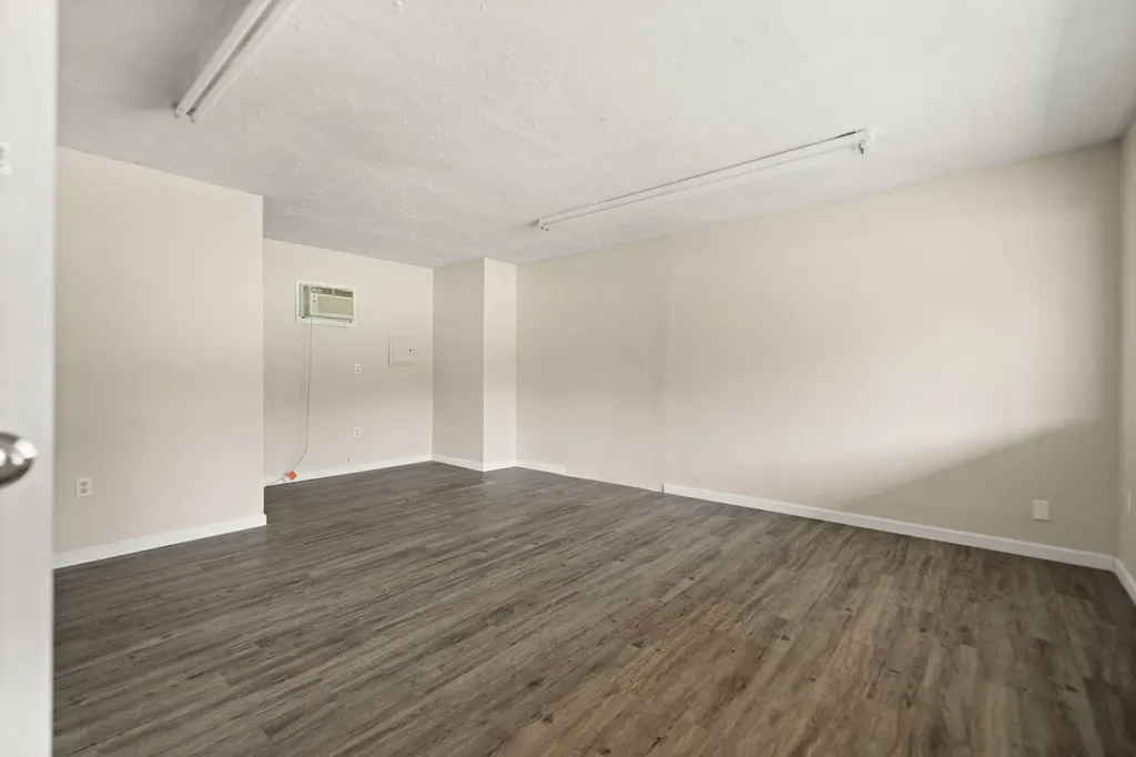 5649 Main Street Clay City KY 40312
