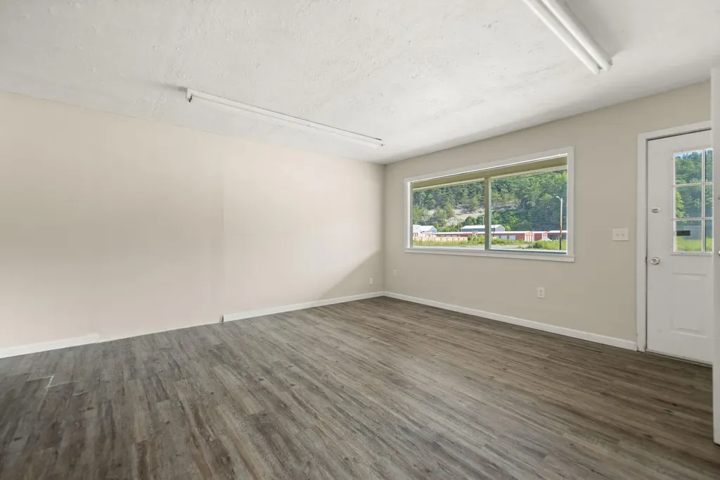 5649 Main Street Clay City KY 40312