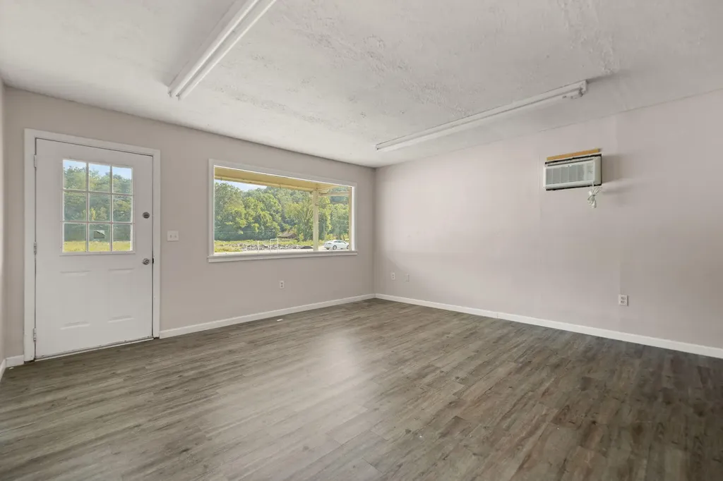 5649 Main Street Clay City KY 40312