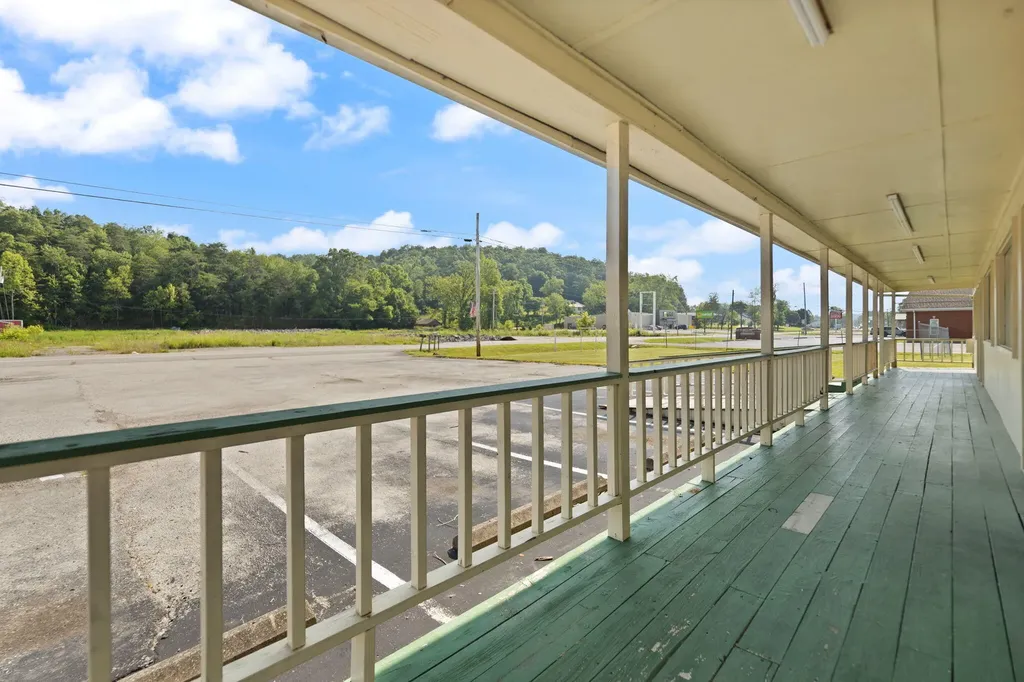 5649 Main Street Clay City KY 40312