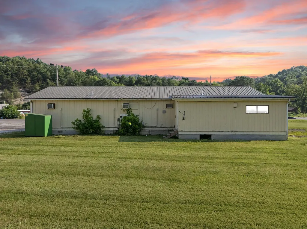 5649 Main Street Clay City KY 40312