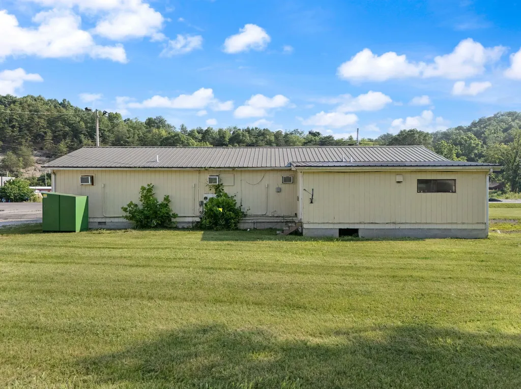 5649 Main Street Clay City KY 40312