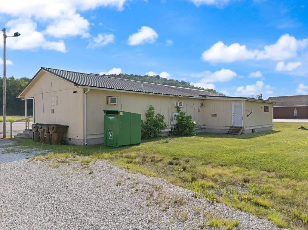 5649 Main Street Clay City KY 40312