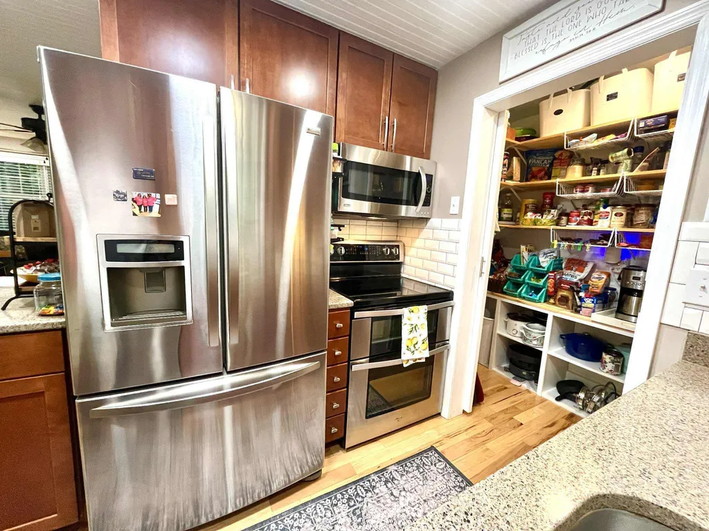 1552 Bigelow Road Bledsoe KY 40810