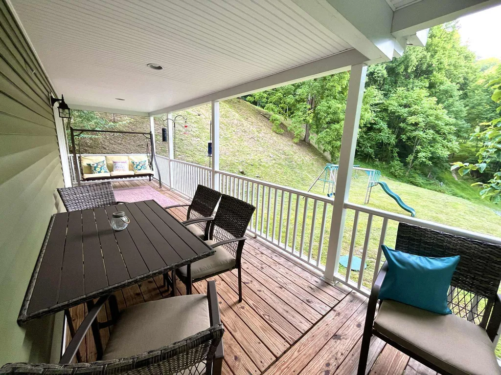 1552 Bigelow Road Bledsoe KY 40810