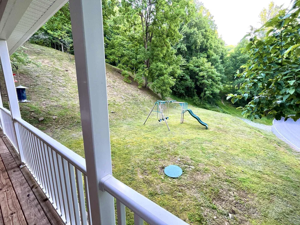 1552 Bigelow Road Bledsoe KY 40810