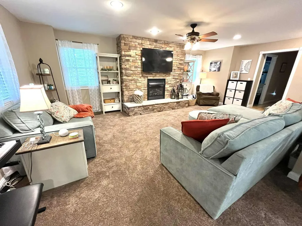 1552 Bigelow Road Bledsoe KY 40810