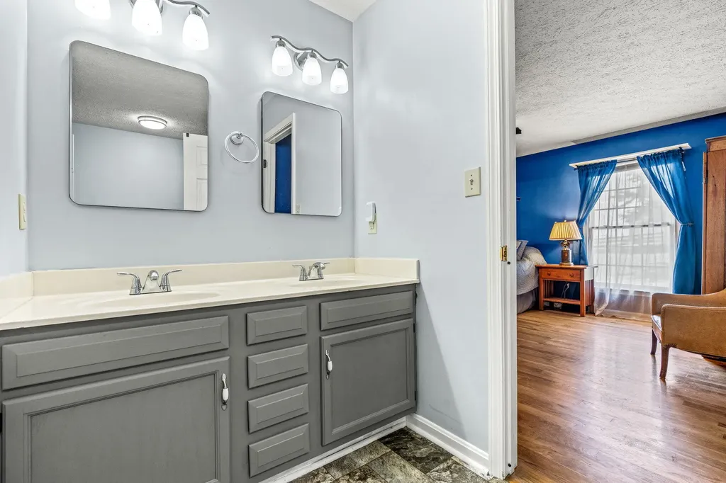 2714 Pea Ridge Road Waddy KY 40076
