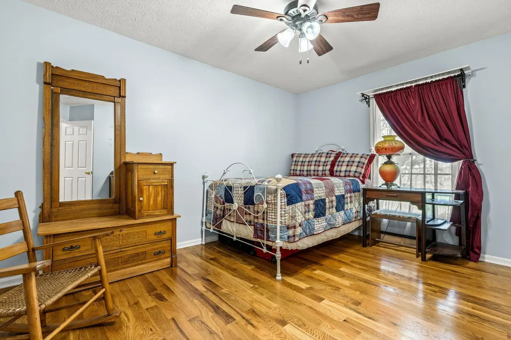2714 Pea Ridge Road Waddy KY 40076