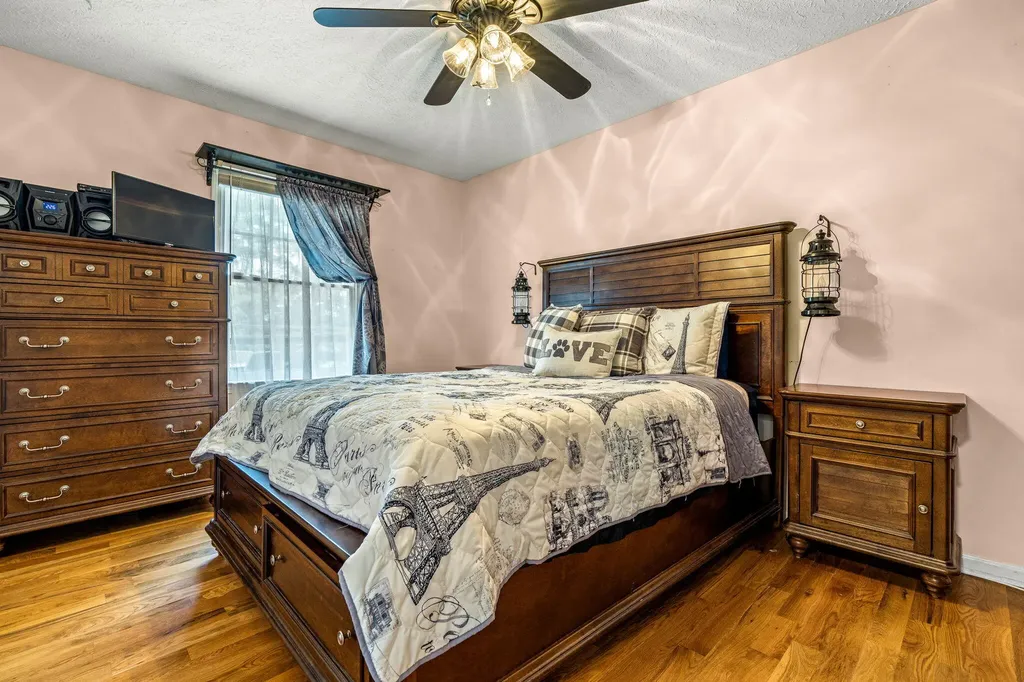 2714 Pea Ridge Road Waddy KY 40076