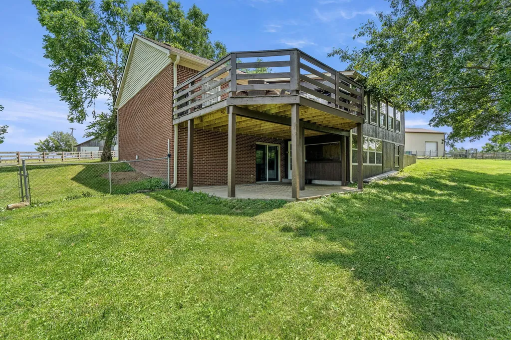 2714 Pea Ridge Road Waddy KY 40076