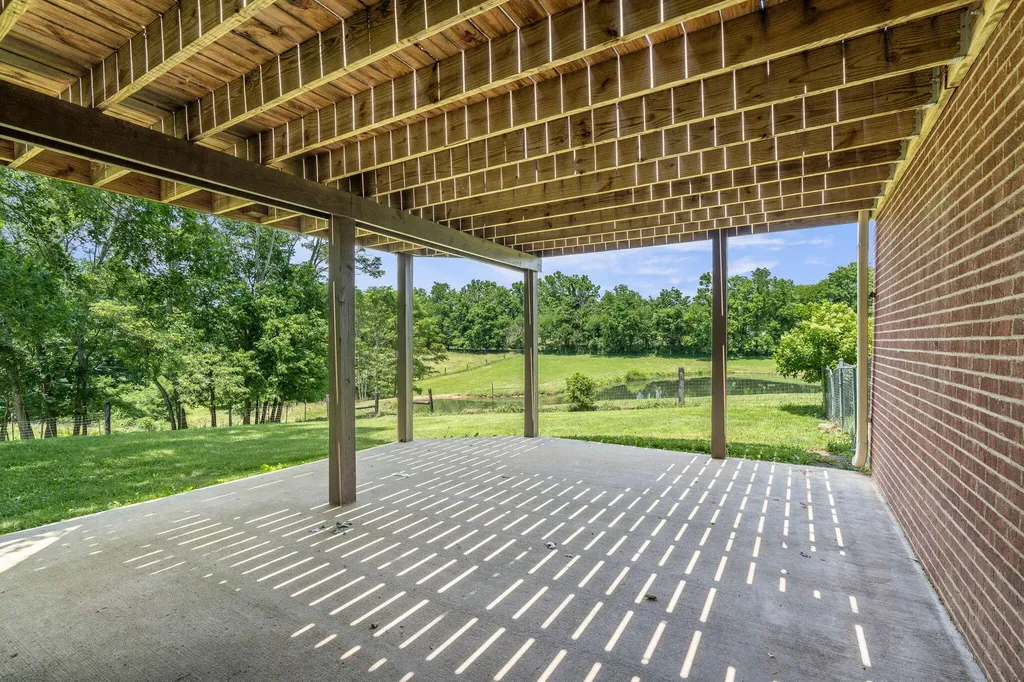2714 Pea Ridge Road Waddy KY 40076