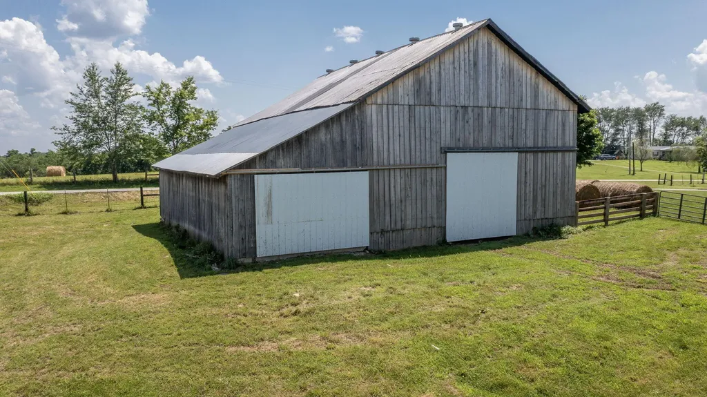 2714 Pea Ridge Road Waddy KY 40076