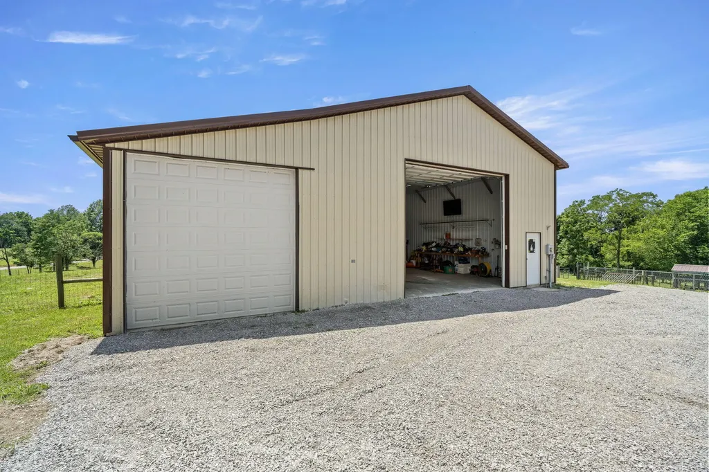 2714 Pea Ridge Road Waddy KY 40076