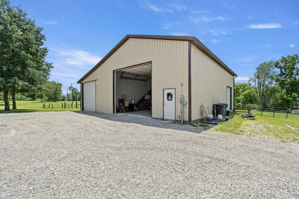2714 Pea Ridge Road Waddy KY 40076