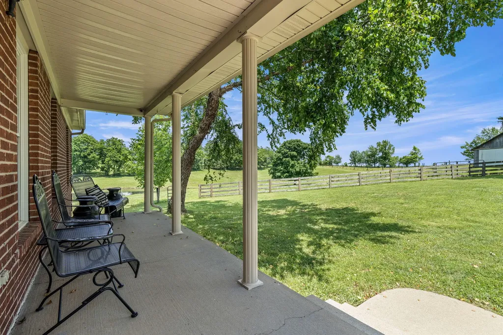 2714 Pea Ridge Road Waddy KY 40076