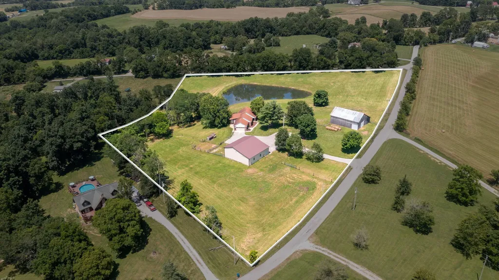 2714 Pea Ridge Road Waddy KY 40076