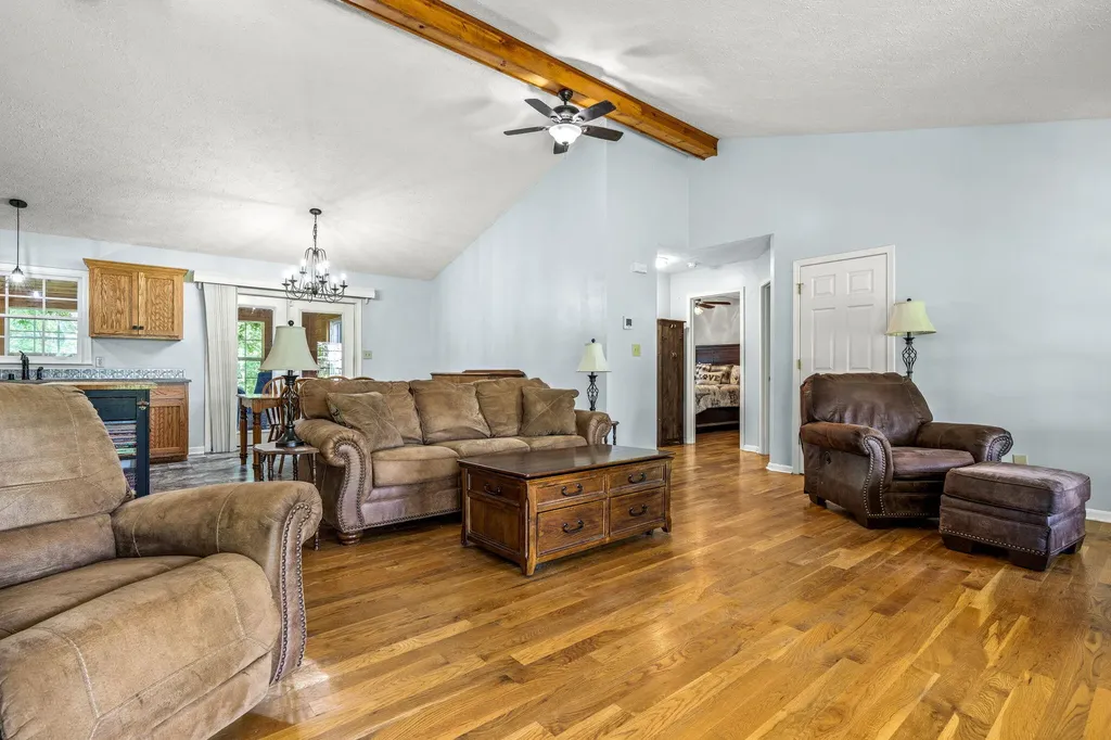 2714 Pea Ridge Road Waddy KY 40076