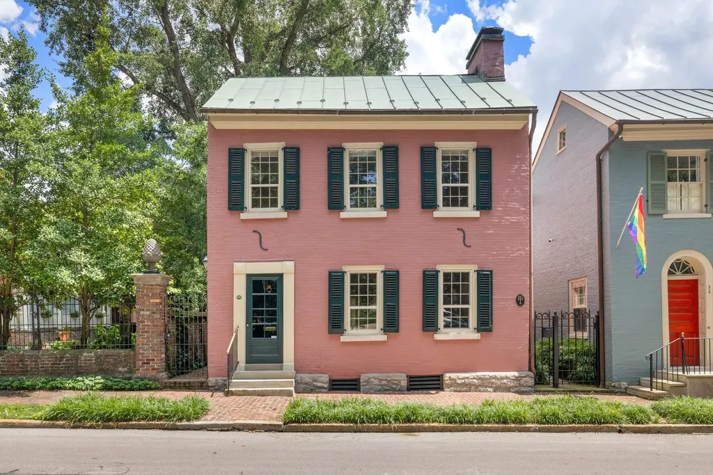 Lexington KY, 220 Market Street