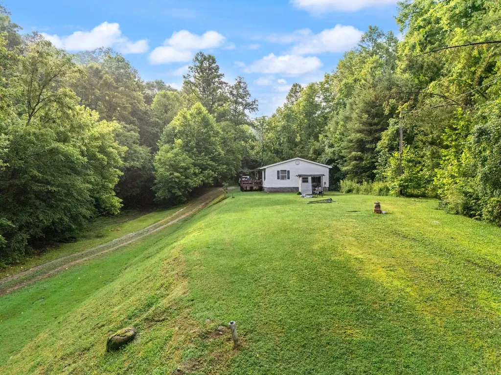 492 Sugar Camp Road Booneville KY 41314