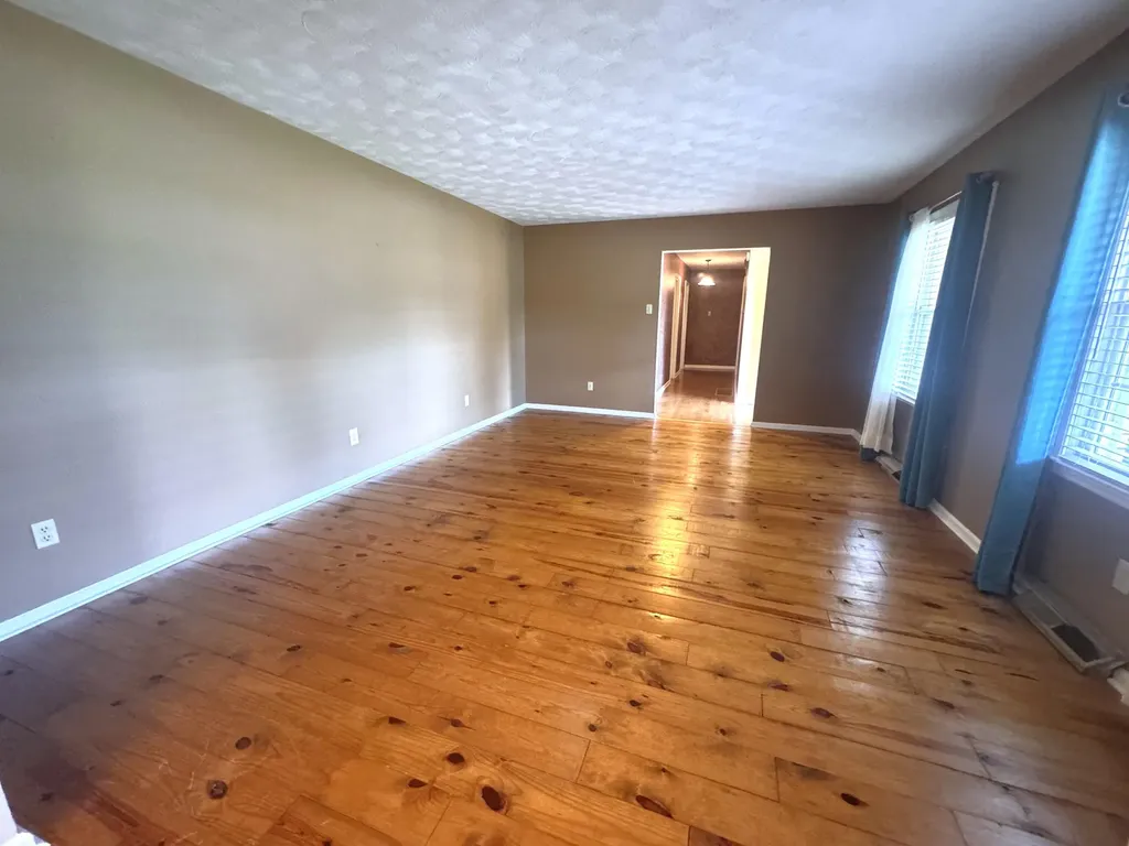 36 Cherry Lane Cynthiana KY 41031