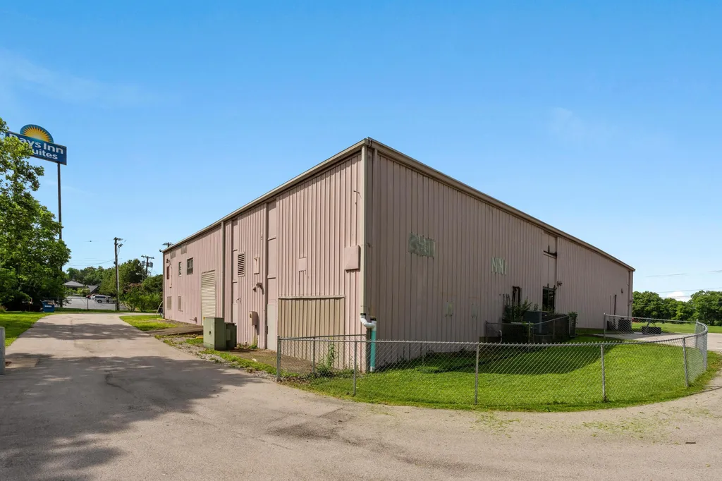 1975 Haggard Court Lexington KY 40505