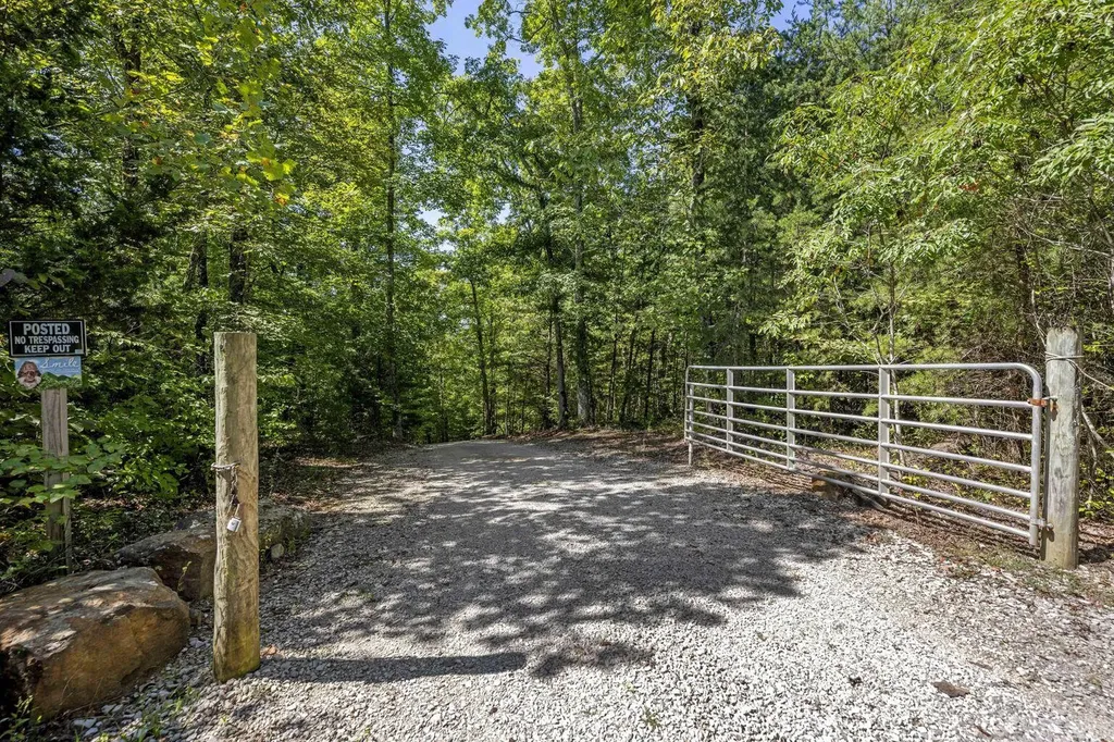 3700 Shoemaker Ridge Beattyville KY 41311