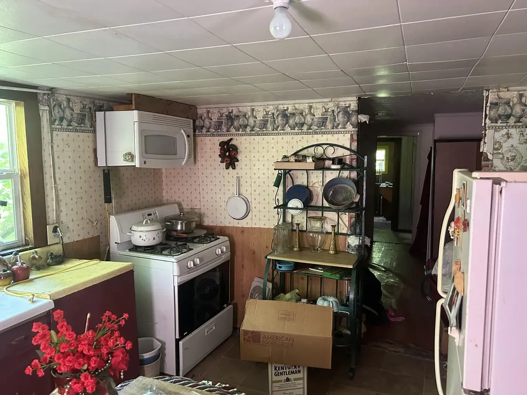 139 Dorsey Tolson Road Campton KY 41301