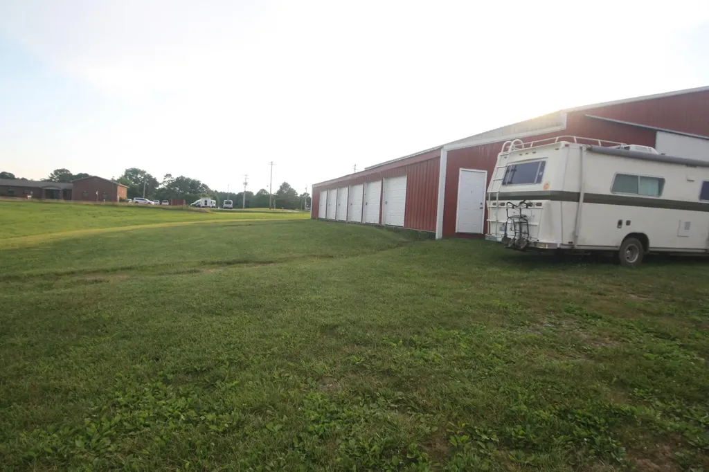 5689 State Highway 290 Mckee KY 40447
