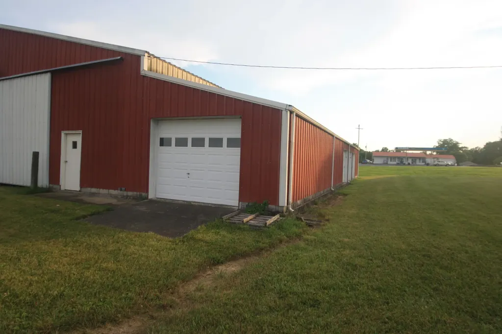 5689 State Highway 290 Mckee KY 40447