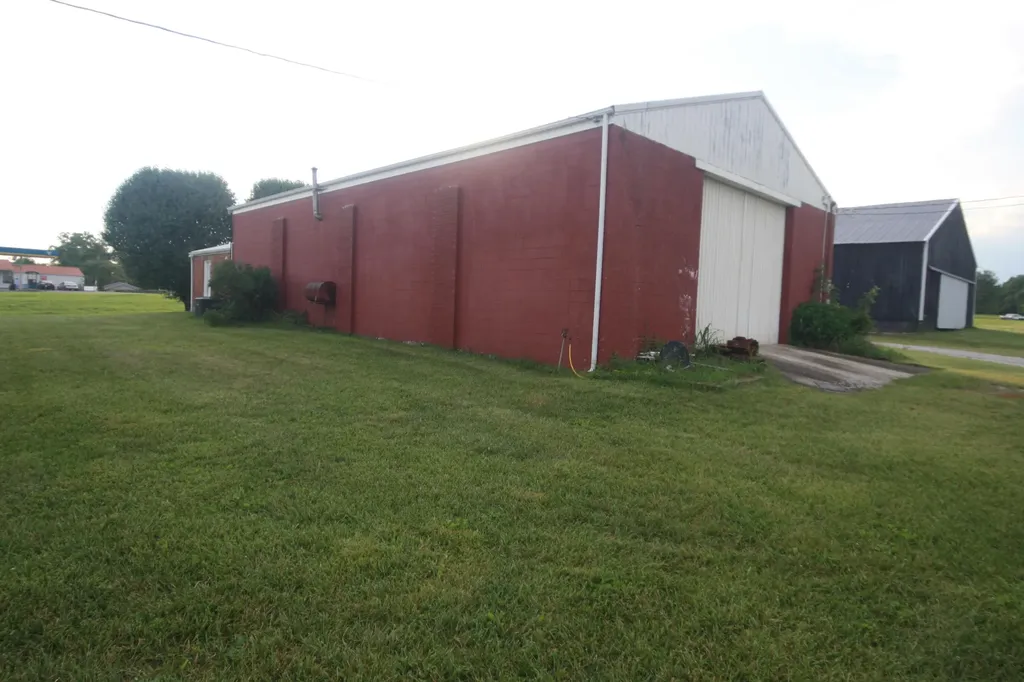 5689 State Highway 290 Mckee KY 40447