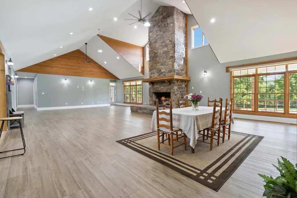 1599 Woodlake Road Midway KY 40347