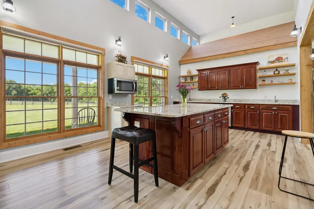 1599 Woodlake Road Midway KY 40347