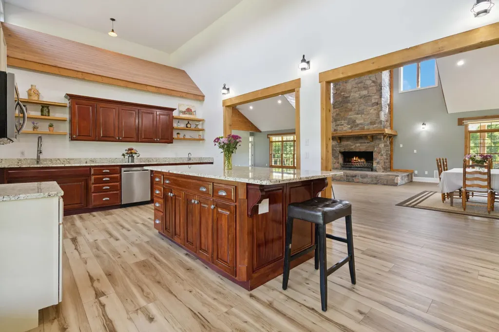 1599 Woodlake Road Midway KY 40347