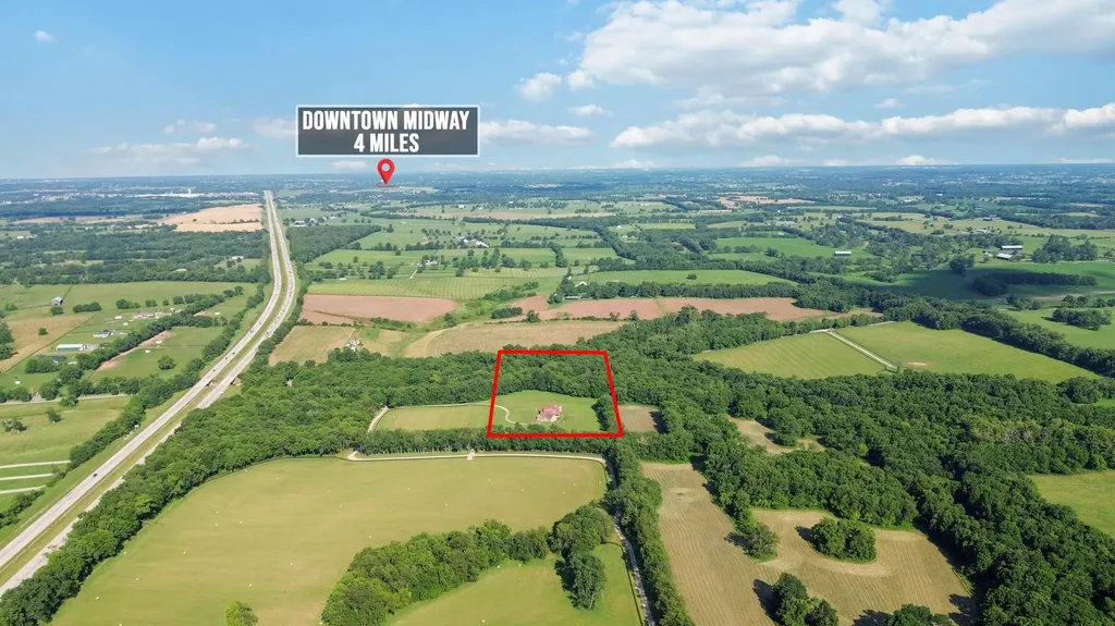 1599 Woodlake Road Midway KY 40347