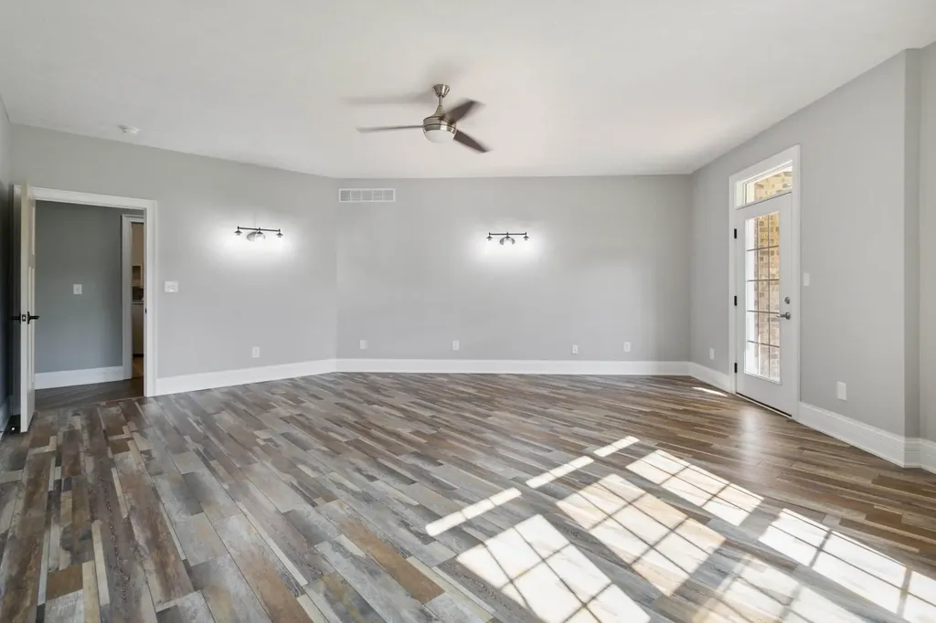 1599 Woodlake Road Midway KY 40347