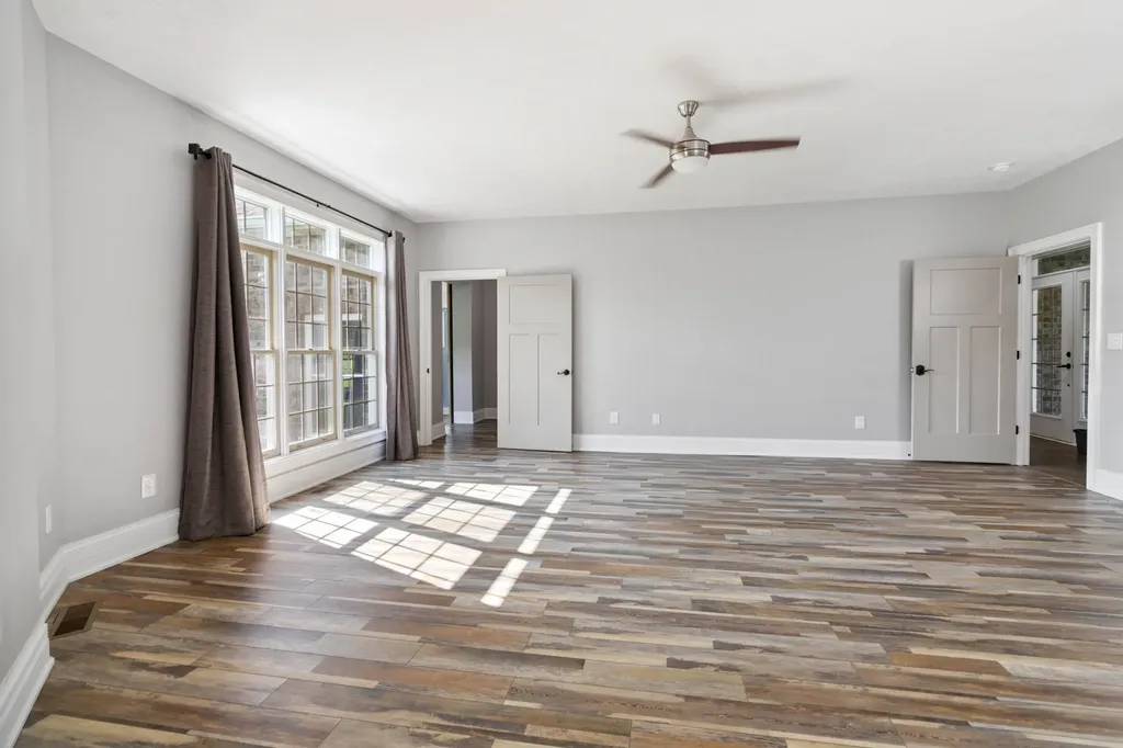 1599 Woodlake Road Midway KY 40347