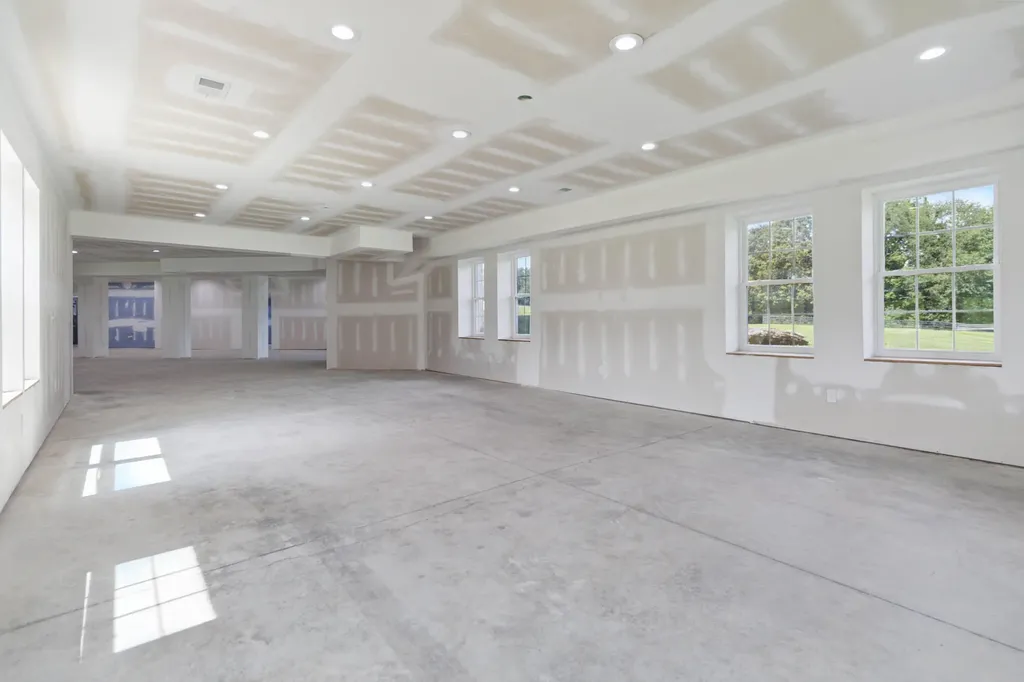 1599 Woodlake Road Midway KY 40347