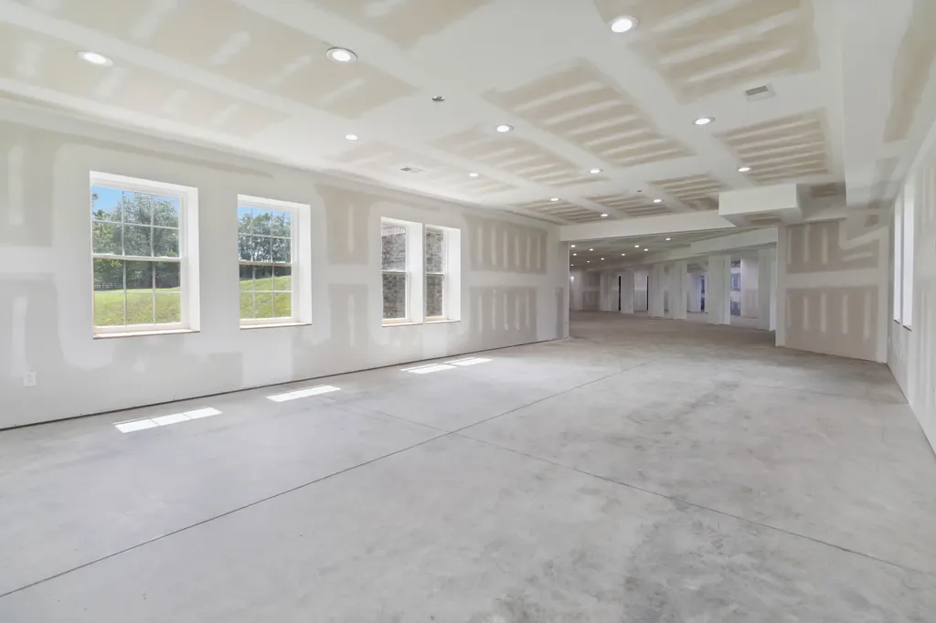 1599 Woodlake Road Midway KY 40347