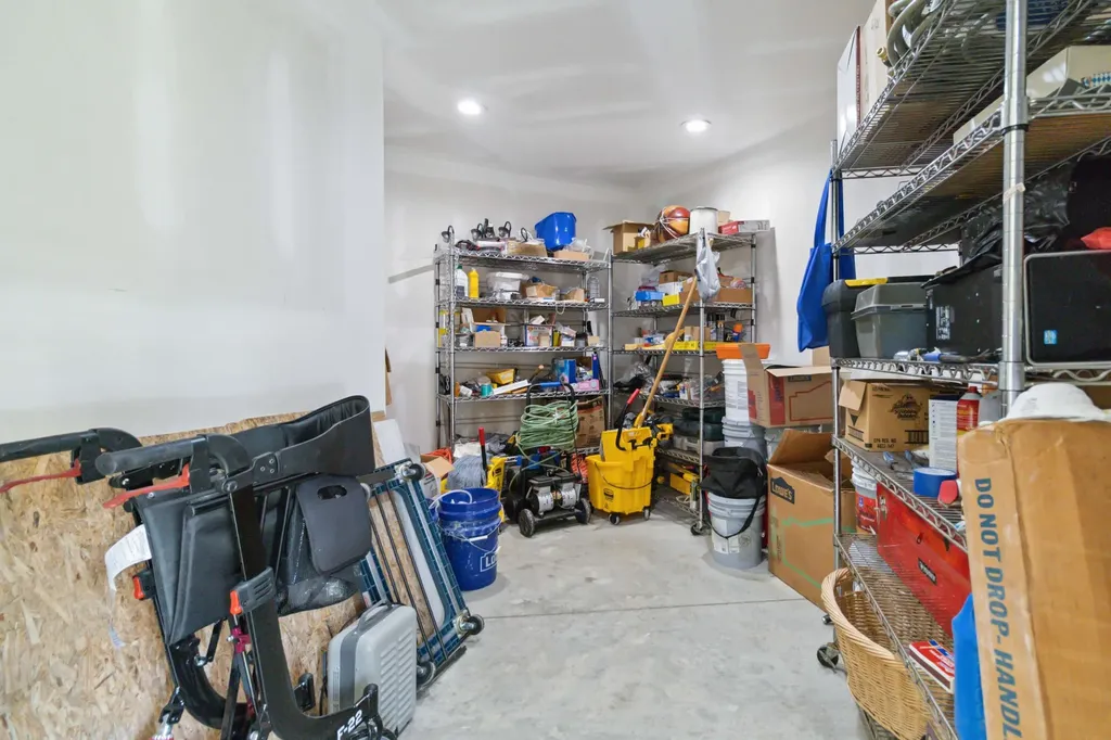 1599 Woodlake Road Midway KY 40347