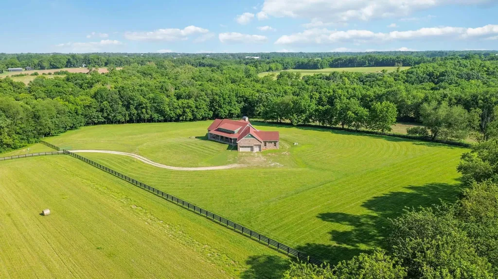 1599 Woodlake Road Midway KY 40347