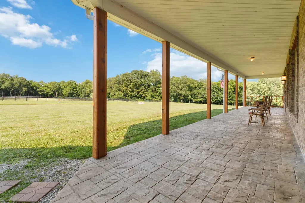 1599 Woodlake Road Midway KY 40347