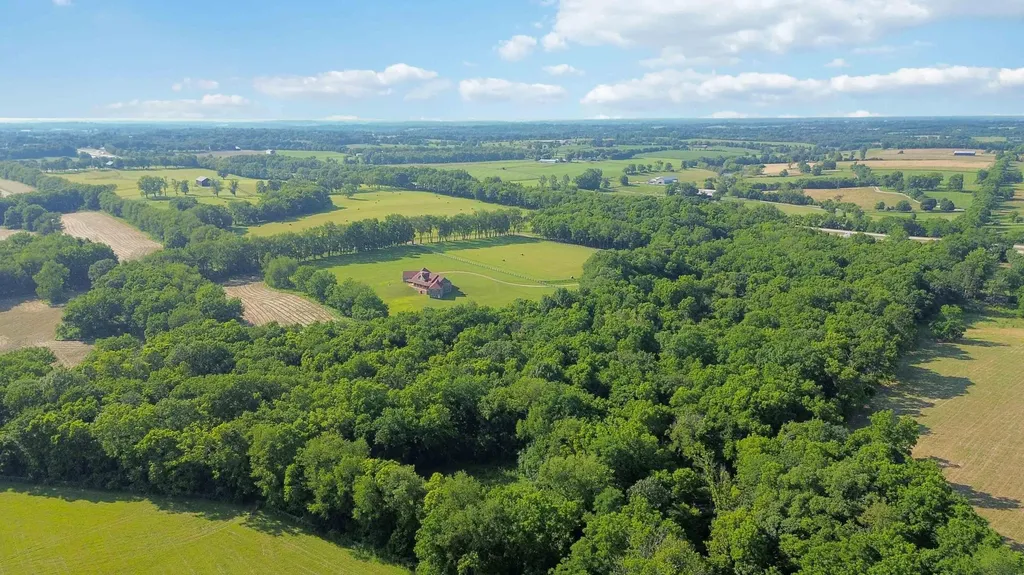 1599 Woodlake Road Midway KY 40347
