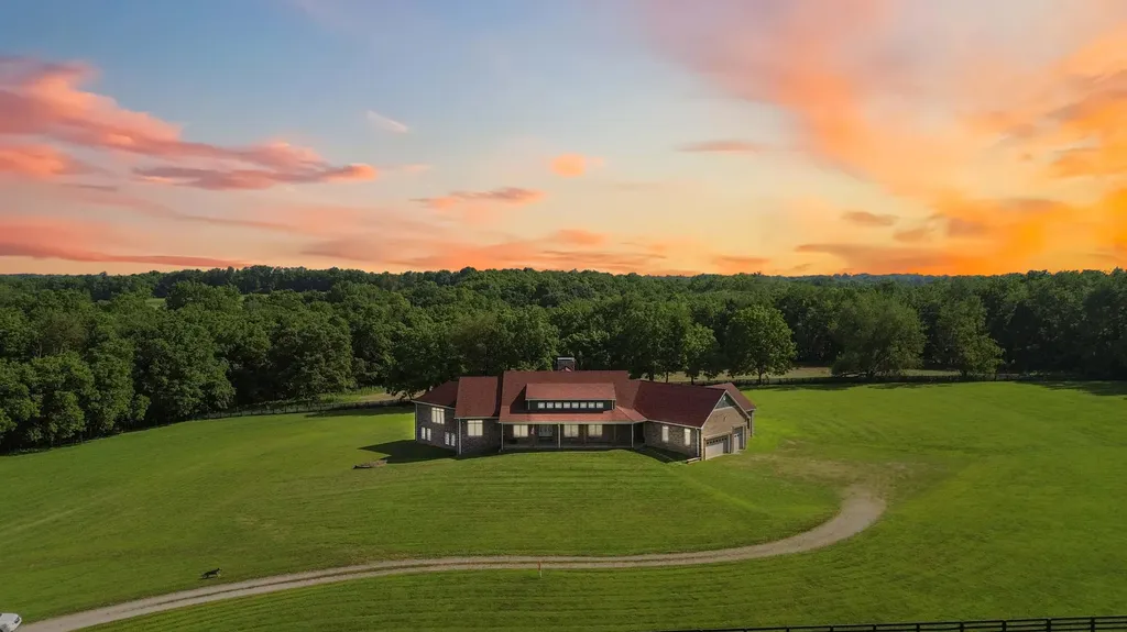 1599 Woodlake Road Midway KY 40347