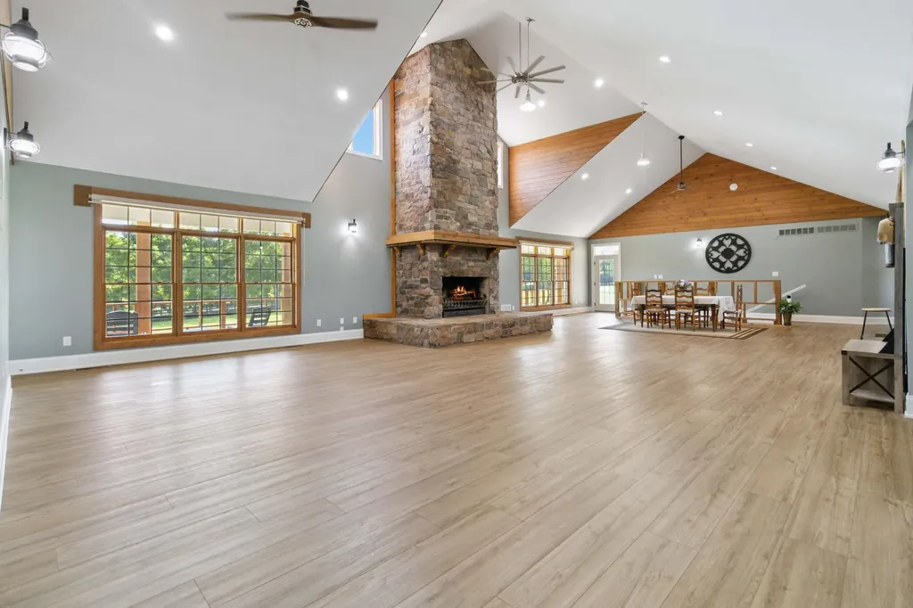 1599 Woodlake Road Midway KY 40347