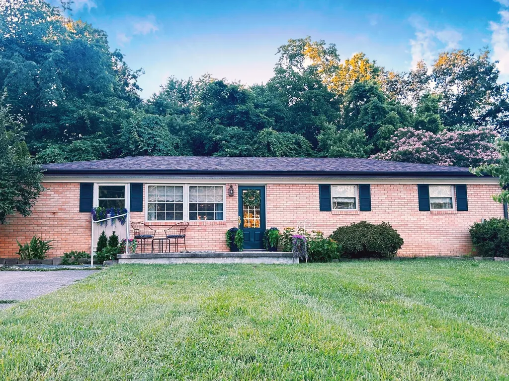 10 Logston Heights Berea KY 40403