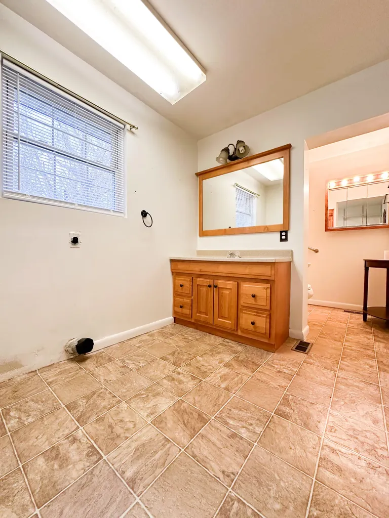 10 Logston Heights Berea KY 40403