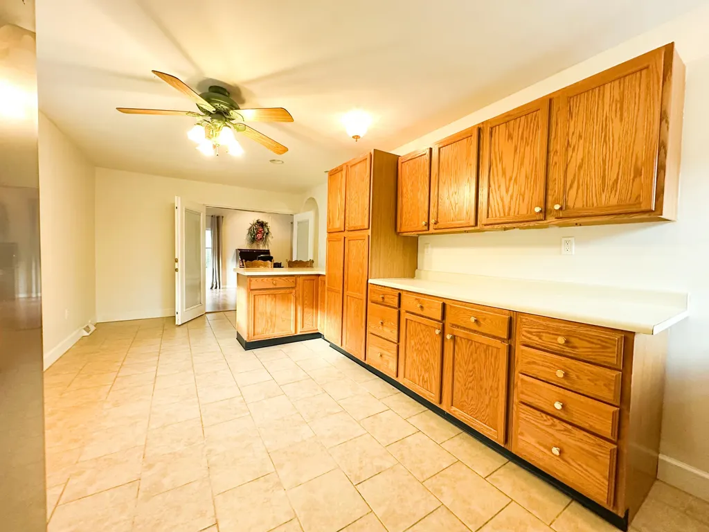10 Logston Heights Berea KY 40403