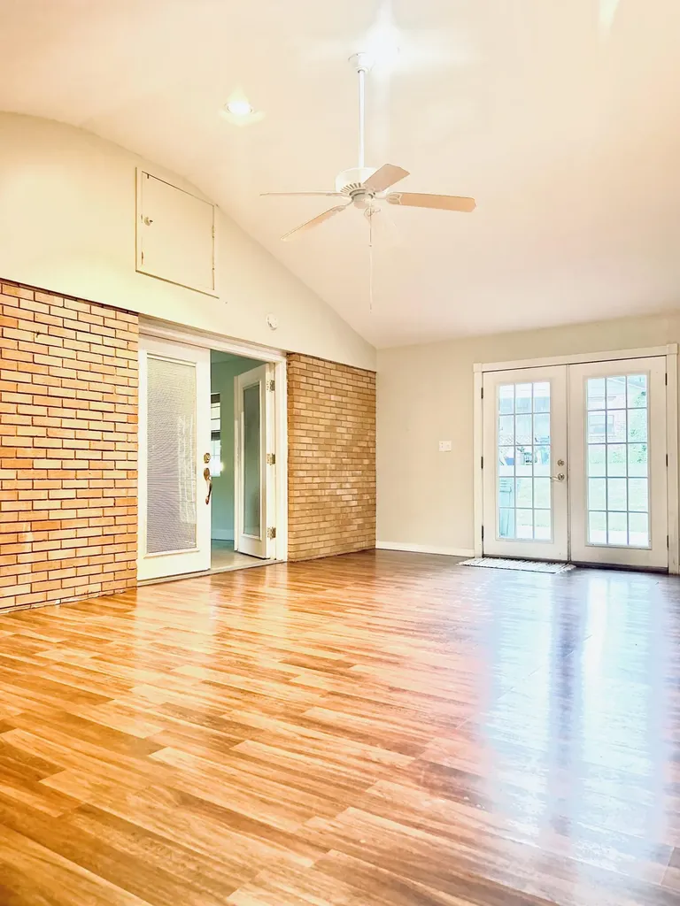 10 Logston Heights Berea KY 40403